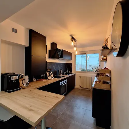 - Chez Antoine Et Eva *